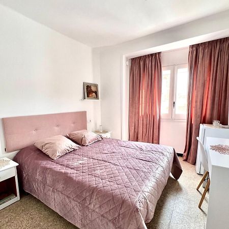 Escondite Central Con Terraza Compartida En La Azotea Roses Exterior foto