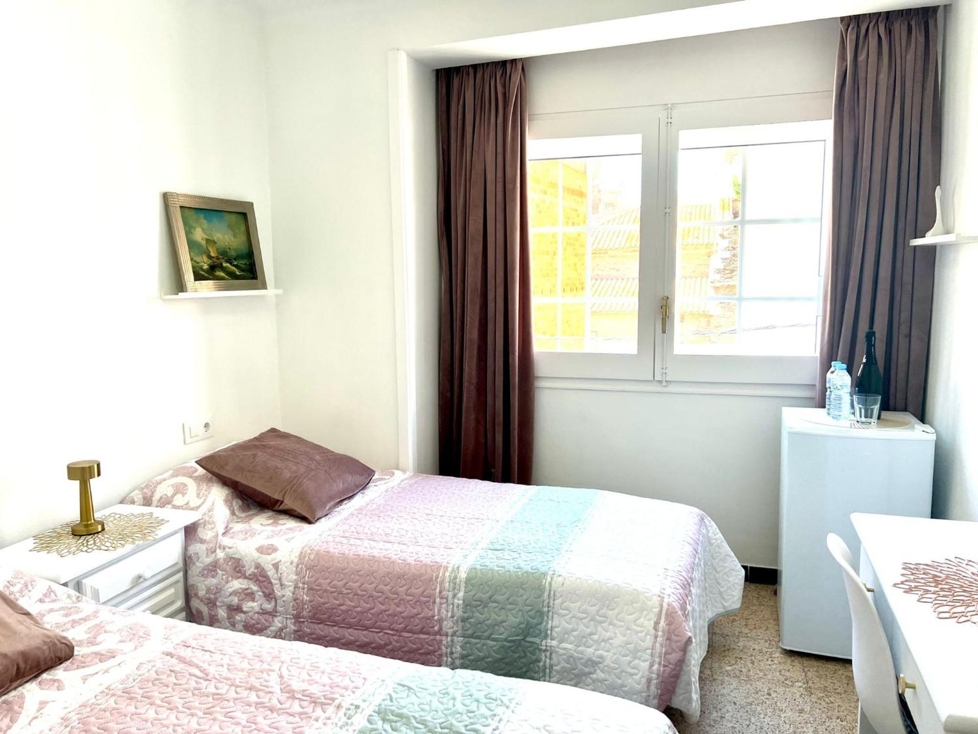 Escondite Central Con Terraza Compartida En La Azotea Roses Exterior foto