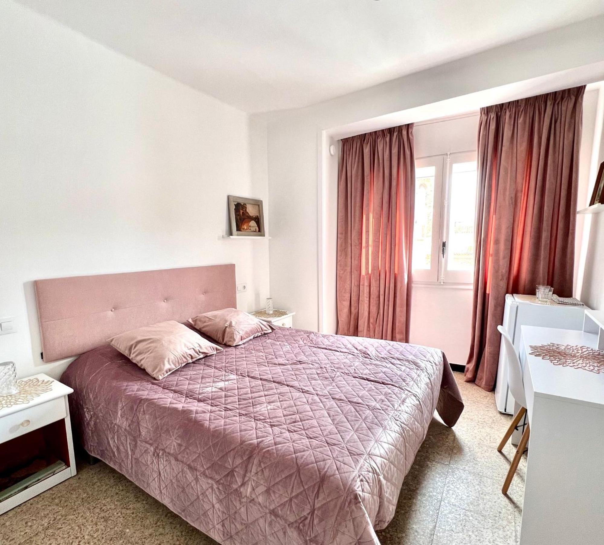 Escondite Central Con Terraza Compartida En La Azotea Roses Exterior foto